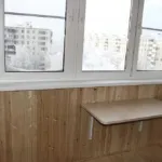 Összecsukható asztal kezével Összecsukható asztal kezével