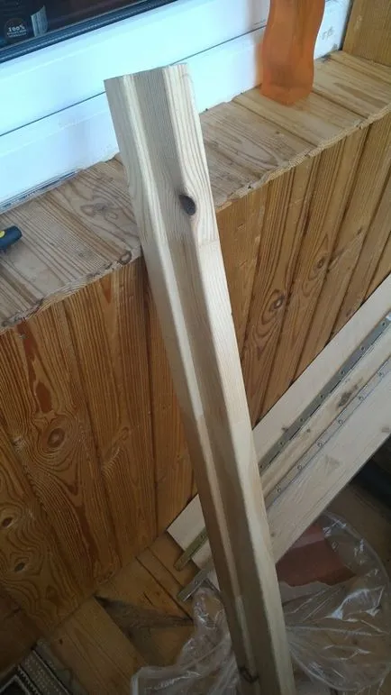 Összecsukható asztal kezével Összecsukható asztal kezével
