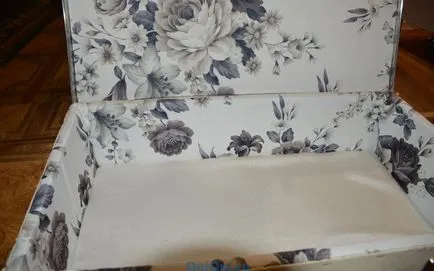 Ahogy egy régi bőrönd Ahogy egy régi bőrönd