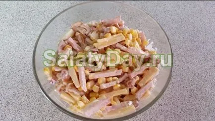 Saláta paradicsom sajt sonkával