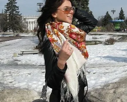 Azzal, amit viselnek fejkendőt Azzal, amit viselnek fejkendőt