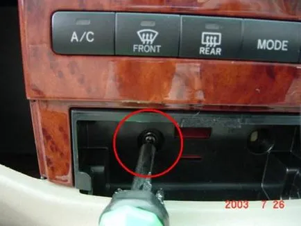 Eltávolítása rádió toyota Eltávolítása rádió toyota