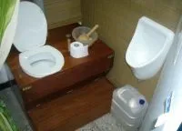 WC a házában saját kezűleg