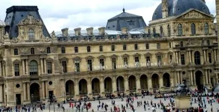 Louvre Múzeum Párizs
