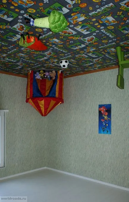 Lógnak fejjel lefelé