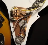 Mint egy régi gitár Mint egy régi gitár