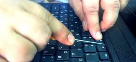 Hogyan szétszerelni a laptop