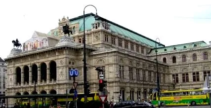 опера