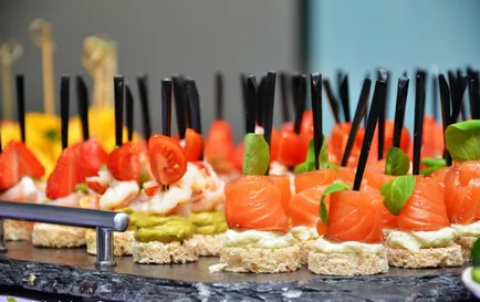 33 egyszerű receptek canapes skewers a ünnepi asztal (recept) 33 egyszerű receptek szendvicsek nyárson az ünnepi asztalra