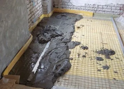 Betonozása a padló a garázsban, hogyan kell beállítani a betonban a kezüket, fotó és videó