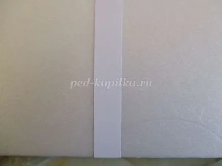 Birch az álmennyezeti lapok a kezüket a tervezés egy óvoda (csempe) Birch az álmennyezeti lapok a kezüket a tervezés egy óvoda