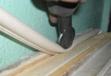 Hogyan szigeteljük az ablakon a téli jellemzőit a folyamat (az ablak, hogy meleg a tél jobb szigetelni) Hogyan szigeteljük az ablakon a téli jellemzőit a folyamat