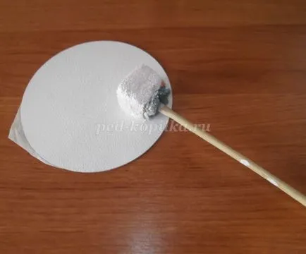 Mit lehet tenni a CD-meghajtó kezeddel poshago fényképpel (fotó) Mit lehet tenni a CD-meghajtó kezeddel poshago fotókkal