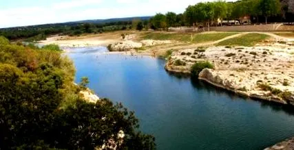 водопроводу Понт Франція