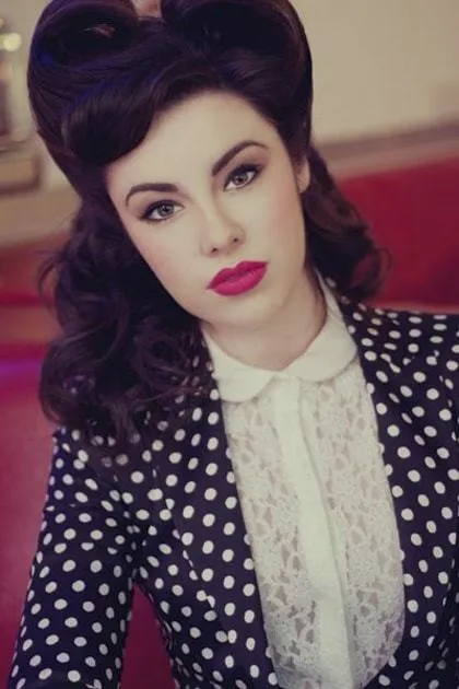 „S stílus Pin-Up lépéseket, hogy létrehozzon egy képet, smink, frizura, fénykép