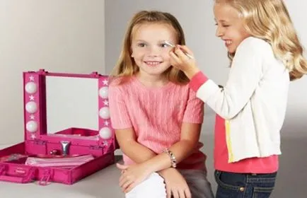 Gyermekek smink és a lányok egy fotózásra nyaralni, smink Halloween, fotó és video tutorials