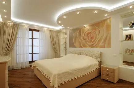 A design a mennyezet a hálószobában egyszerű és kifinomult design lehetőségeket (plafon) Tervezés mennyezet a hálószobában egyszerű és kifinomult design lehetőségeket