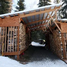 Woodshed az országban a kezüket egy fényképet, és hogyan kell építeni egy woodshed