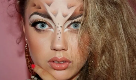 Fantasy make-up, ami szokatlan, kreatív, művészi smink