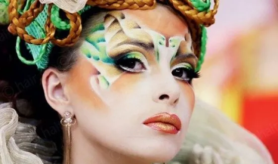 Fantasy make-up, ami szokatlan, kreatív, művészi smink