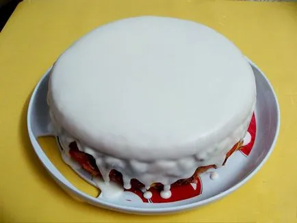 Cake jegesedés - finom és sima bevonatot (bevonat) Cake jegesedés - finom és sima bevonatot