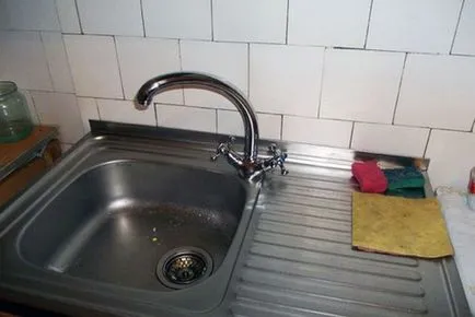 Eltávolítására vonatkozó utasítások és szerelési érintse meg a mosogató, csaptelep szerelési munka (munka) Eltávolítására vonatkozó utasítások és szerelési érintse meg a mosogató, csaptelep szerelése