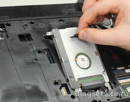 laptop szétszerelés utasítás SAMSUNG np305v5a (csavarok, hogy tartsa) szétszerelési utasítások laptop samsung np305v5a