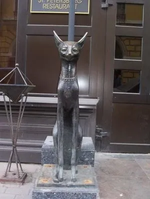 Híres műemlékek macskák