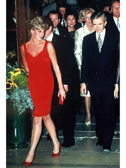 Hogyan lehet egy hercegnő 5 Diana hercegnő stílus titkot, hogy lehet kölcsönözni, és ma (Diana) Hogyan lehet egy hercegnő 5 Diana hercegnő stílus titkot, hogy lehet kölcsönözni, és ma