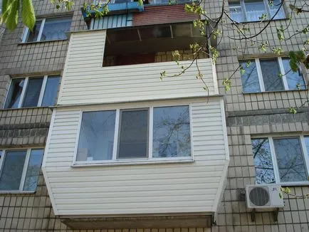 Mint a jobb védőburkolattal ellát erkély saját kezében