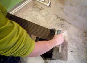 Hogyan feküdt csempe a falon