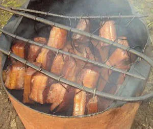 Hogyan füst szalonna hideg és meleg-fotó és videó recept