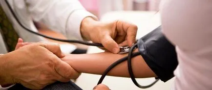 Hogyan mérhető nyomás tonometer kézzel okoz eltéréseket (manuális) Hogyan mérjük a nyomást a kéz tonometer eltérések okait