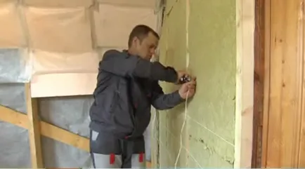 Hogyan erősít a fűtést a fal, fából és téglából belül