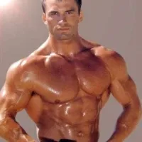 Hogyan kell építeni a bicepsz edzés otthon súlyzók, súlyzó