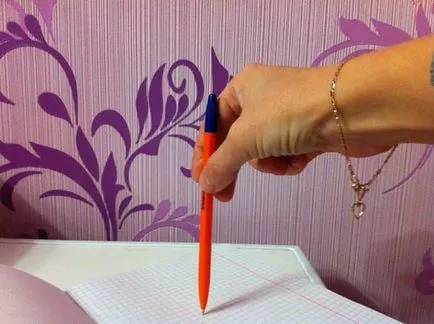 Hogyan kell tanítani a gyermeknek, hogyan kell tartani a tollat ​​és ceruzát (8 módon), a hálózat a szociális munkások