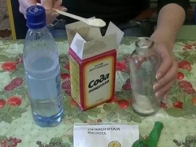 Amint kitűnik a kanna keresztül skálázás ecet, szódabikarbóna, citromsav (skála) Amint kitűnik a kanna keresztül skálázás ecet, szódabikarbóna, citromsav