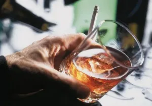 Hogyan lehet megállítani a mértéktelen otthon jellemzői és kezelési módszerek (elsősorban) Hogyan lehet megállítani a mértéktelen otthon jellemzői és kezelések