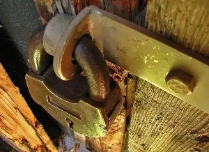 Hogyan kell megnyitni a lakatot, ha nem a legfontosabb (lock) Hogyan kell megnyitni a lakatot, ha nincs kulcs
