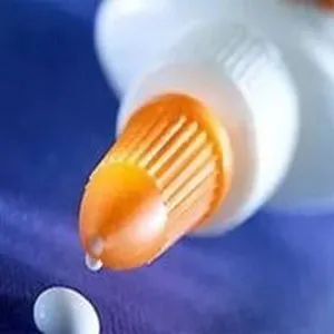 Hogyan mossa ruháit ragasztó hatékony eszköze a foltok PVA idő szuper