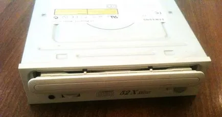 Tisztítás lencsét meghajtó CD (prochitat a lemez) Hogyan tisztítsa meg a CD-meghajtó lencséjét
