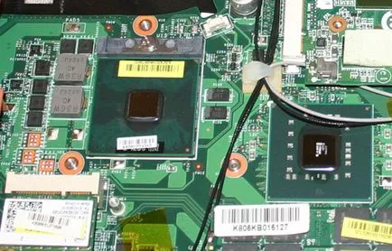 Hogyan tisztítható a laptop a portól magad szétszerelése nélkül, mélytisztítás, a csere a hővezető paszta