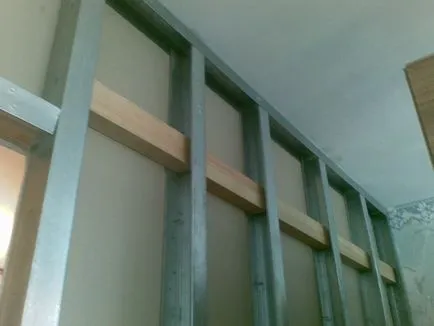 Hogyan Hang szekrény a falra a gipszkarton, mint a mount és arról, hogy tegye le, és jelzálog