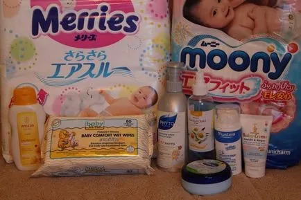 Hogyan kell helyesen gondozni egy újszülött fiú, fürdeni neki, baby higiénia, figyelembe véve