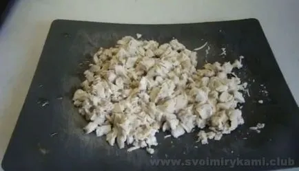 Főzni a pite csirkével és gombával lépésről lépésre recept fotók (gomba) Főzni a pite csirkével és gombával lépésről lépésre recept fotók
