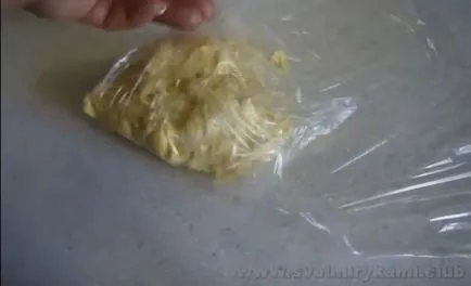 Főzni a pite csirkével és gombával lépésről lépésre recept fotók (teszt berendezések kapacitás) Főzni a pite csirkével és gombával lépésről lépésre recept fotók