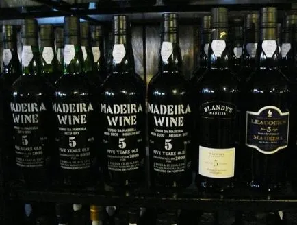 Hogyan kell előállítani, tárolni és ital igazi Madeira (fajták Tinta Negra) Hogyan kell előállítani, tárolni és ital igazi Madeira