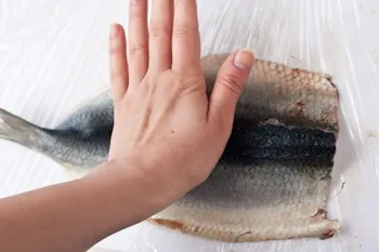 Hogyan lehet csökkenteni a hering - egy recept lépésről lépésre fotók