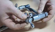 Hogyan szétszedni a konyhai csap (csapot a konyhában) (szétszerelt) Hogyan szétszedni a konyhai csap (konyhai mixer)