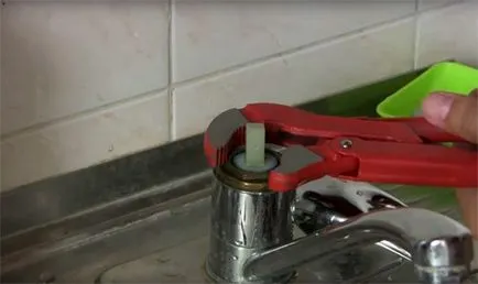 Hogyan szétszedni egykaros kezük